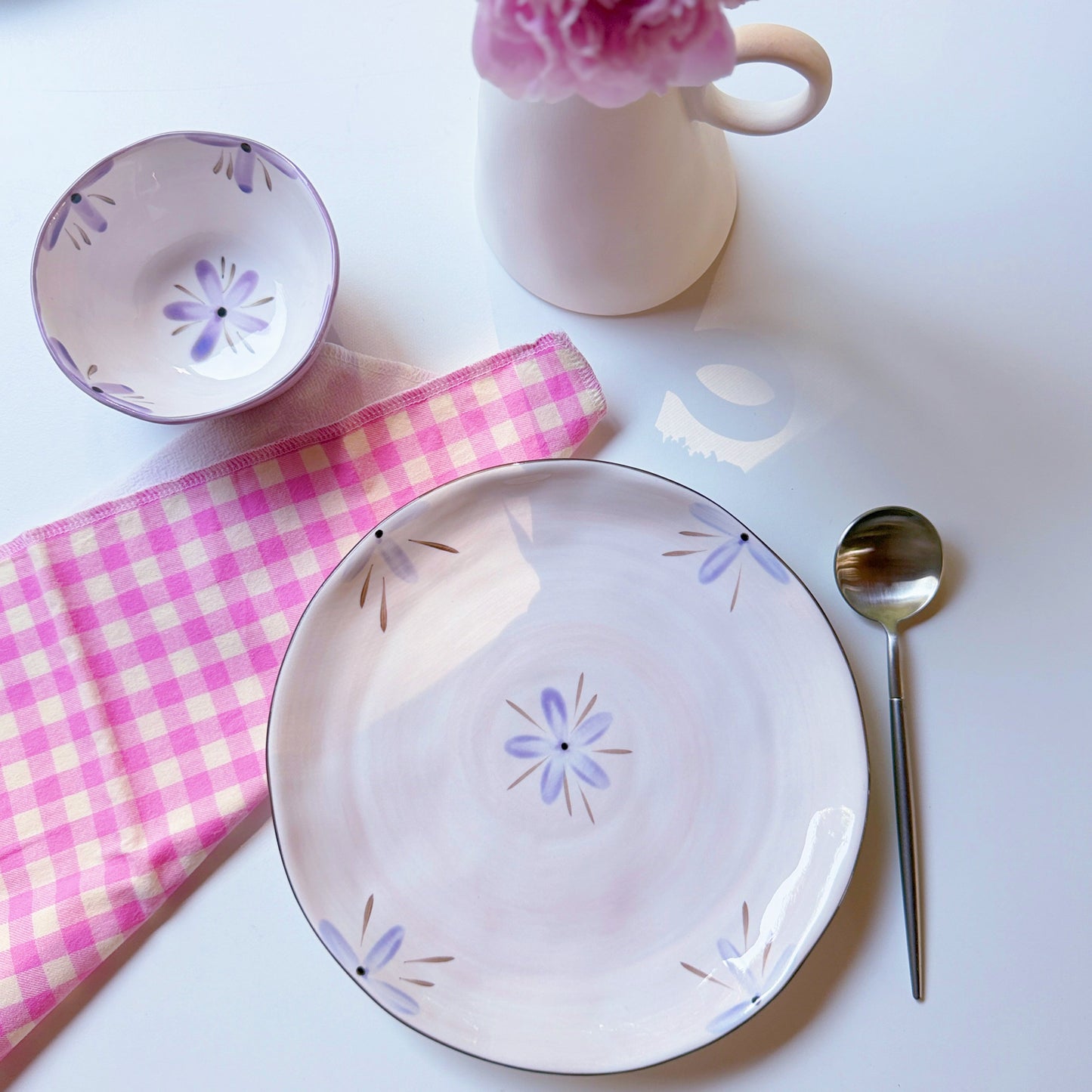 Mraynes Sculpted Orchid Embossed Dinner Plates (Set of 4)