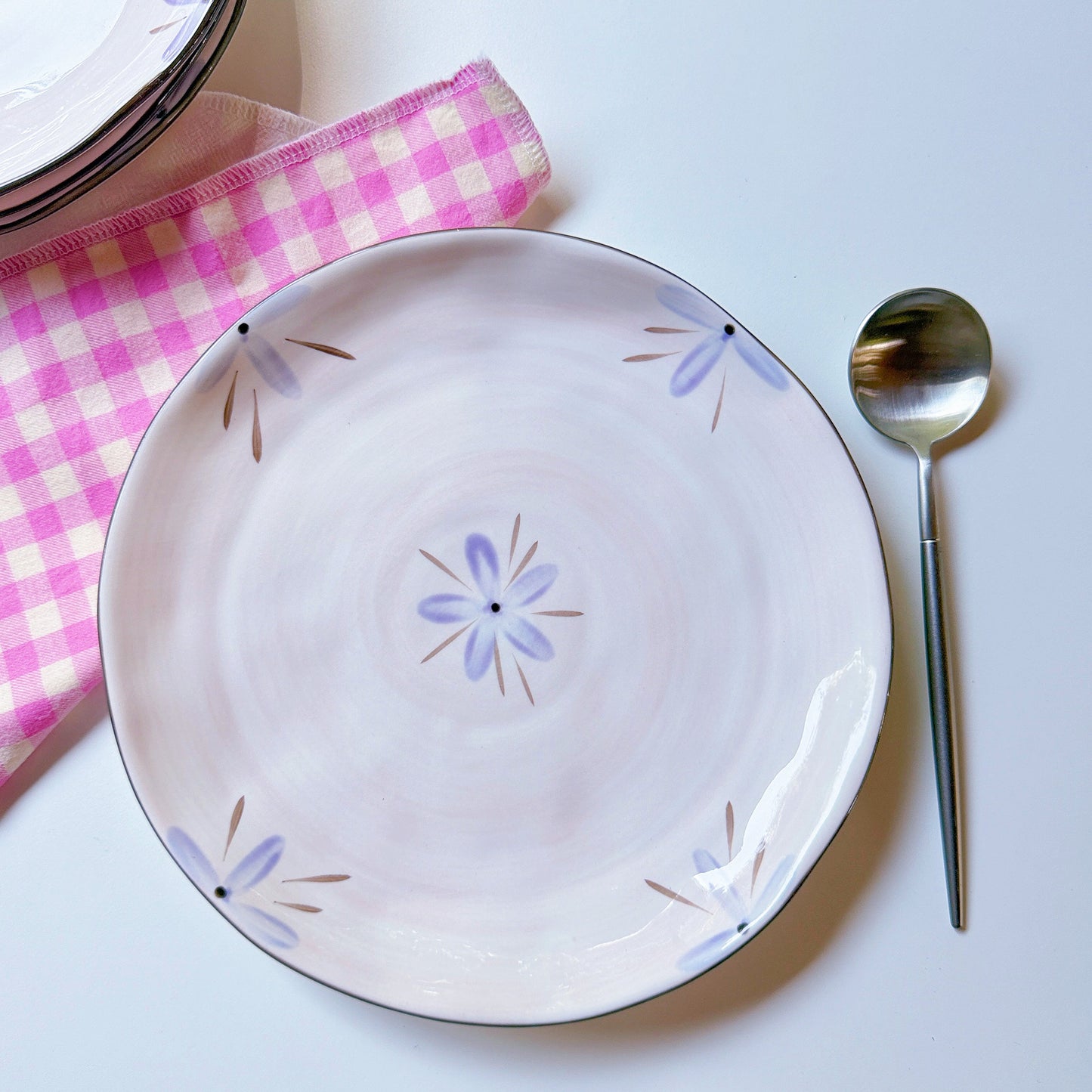 Mraynes Sculpted Orchid Embossed Dinner Plates (Set of 4)